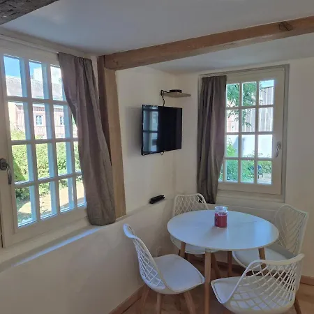 De Charme Au Coeur Du Vieux Calme Et Jardin Apartament