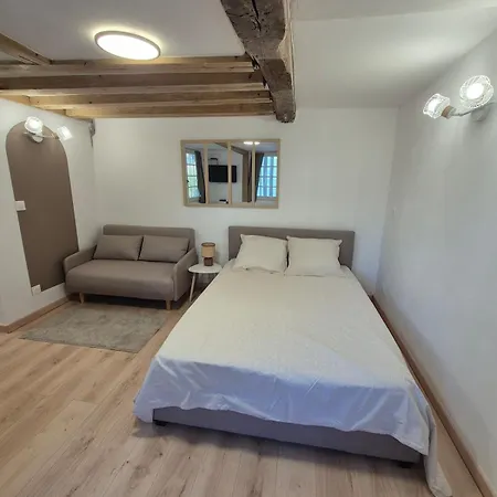 De Charme Au Coeur Du Vieux Calme Et Jardin Apartament
